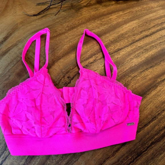3 VS PINK VICTORIAS SECRET BRALETTES - Picture 4 of 7